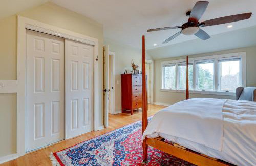 Expansive Wilmot Escape with Deck Near Skiing! - Foto 15