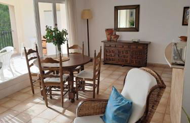 Apartamento con piscina a 50m de la playa - Foto 15