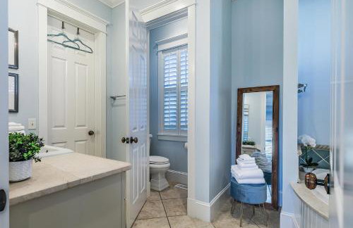 Couples Retreat, Walk to waterfront, shops and restaurants! - Foto 12