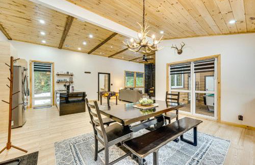 Porch and 1-Acre Yard White Mountains Hideaway - Foto 9