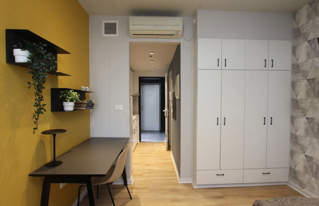 Solo STU apt TAU By Sea N Rent - C Bldg. - Photo 2