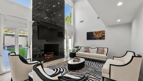 Sleek 7BR Exquisite Estate Resort Pool, Sauna, Spa 6500 SQF - Foto 1