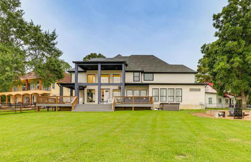 Hot Tub, Fire Pit! High-End Cedar Creek Lake Haven - Foto 33