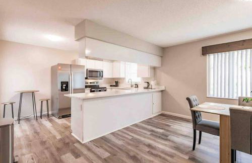 Poolside Oasis-5 miles from Venice Beach - Photo 12