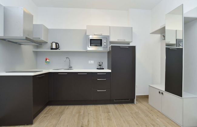 ROYAL GARDENS Apartments - Photo 60