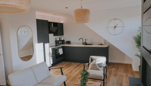 Spacious Second Floor Apartment - Foto 1