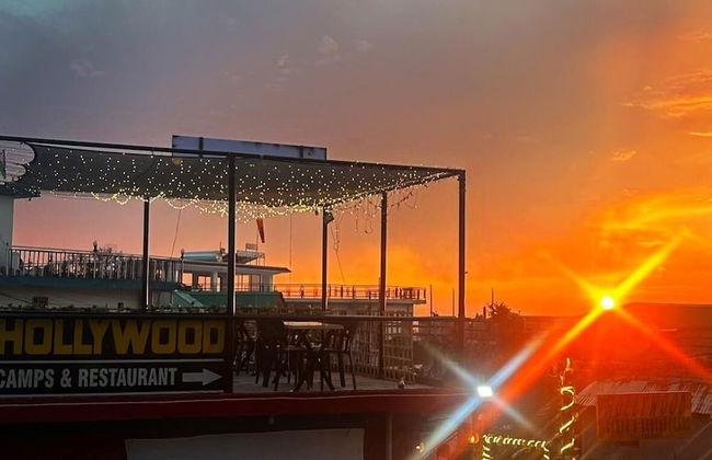 Hollywood Camps and Restaurant Bir - Foto 19