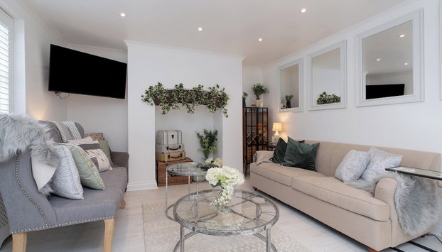 Central Apartment - with Patio and Sofa Bed! - Foto 2, Imagen principal