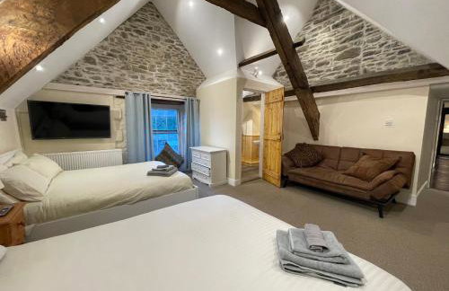 Large Historic Farmhouse in Rhondda Valley Perfect for Groups with Hot Tub - Foto 25