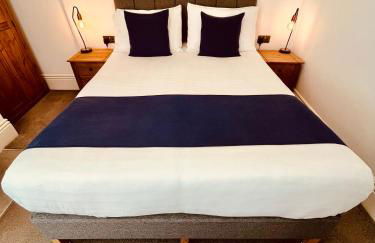 Carlton Guest Suites - Weymouth - Photo 6