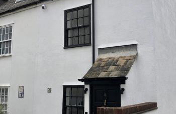 Stunning 3 bedroom & 2 bathroom cottage with patio - Foto 2