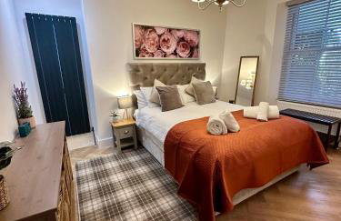 Luxury Pet Friendly 3 Bedroom Home with Copper Bath - Photo 10