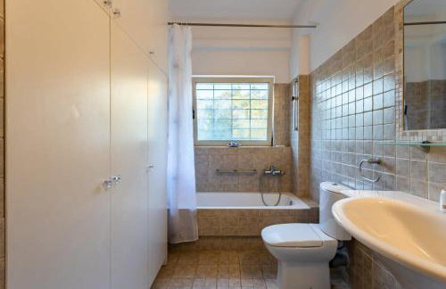 Kitries Summer Getaway - Eden Cozy Suite - Photo 25