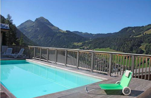 2 bed Chalet, sleeps 5 with shared pool - Morzine - Foto 2