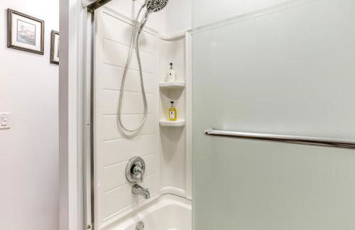 Port Clinton Home Hot Tub, Steps to Portage River - Foto 13