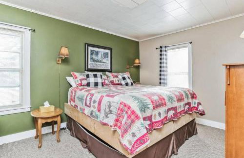 4 BDRM - Hot Tub - Fire Pit - Foto 7