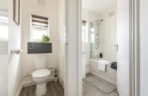 Luxury 3-Bed Apartment Near To London With Parking - Foto 8