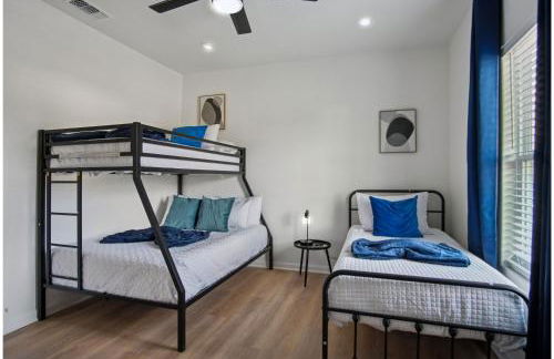 Peaceful Stays with Easy Access to Downtown - Foto 27