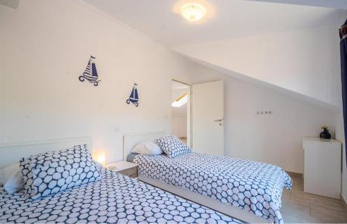 Beautiful Home In Pupnat - Photo 32