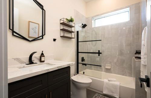 Modern Luxury, Near NRG & Downtown, Rooftop-Garage - Foto 20