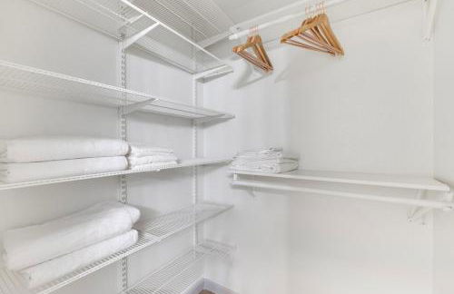 Blueground Downtown Austin pool nr Texas State Capitol ATX-342 - Foto 20