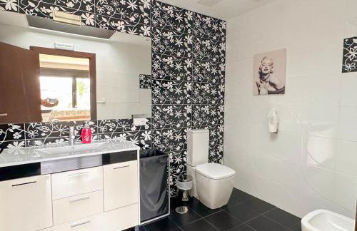 Espectacular casa con piscina - Foto 22