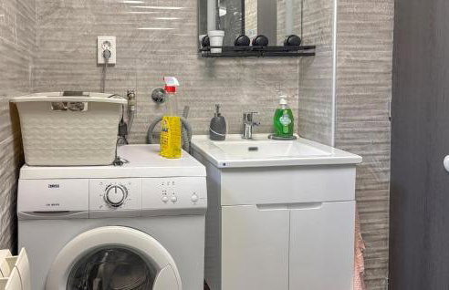 Stunning Home In Salopeki Modruski With Wifi - Photo 29