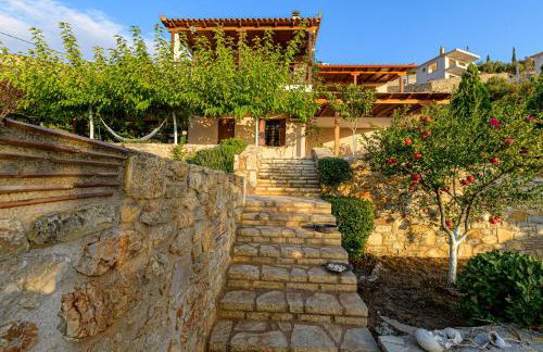 Paralio Astros Beachfront Suites - Photo 10