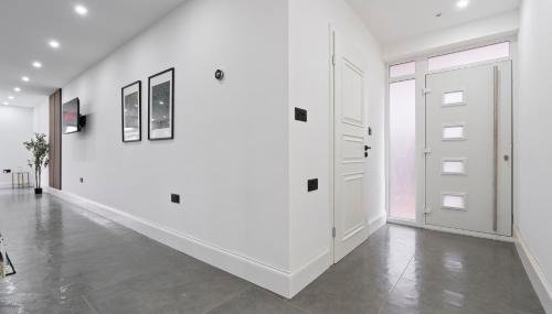 Beautiful Home, Free Parking For Large Groups Sleeps 10 Book Now! - Foto 2