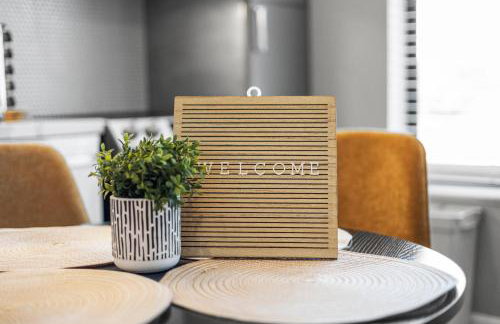 New suite with full Kitchen and Livingroom Dallas - Photo 15