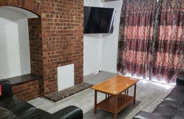 5 minutes from station and 1 minute to A13 - Foto 1