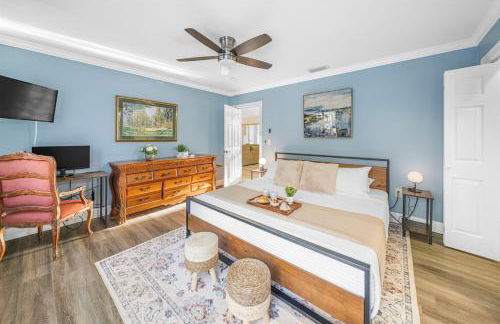 Stunning Gem Home w Heated Salt Pool & Game Room - Foto 45