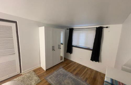 Cozy Home near O HARE fast internet 6 cars parking space - Foto 40