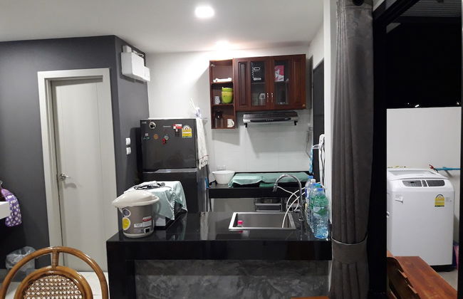 New Loft Modern Home - Photo 7