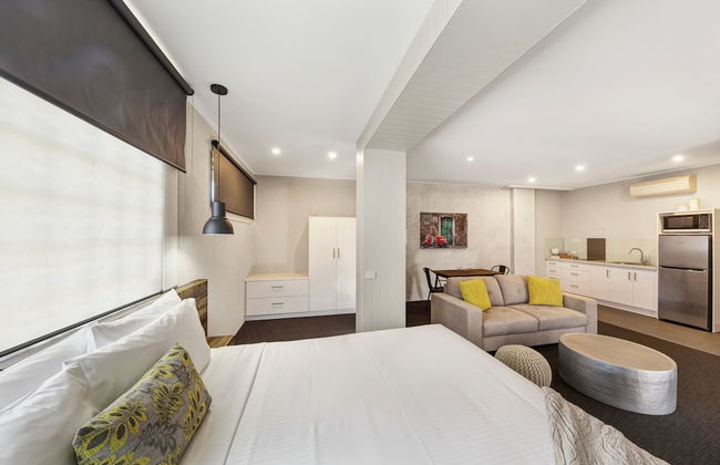 Moonlight Bay Apartments - Photo 5