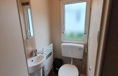 Cozy 3 bedroom Caravan, Sleeps 8, at Parkdean Newquay Holiday Park - Foto 50