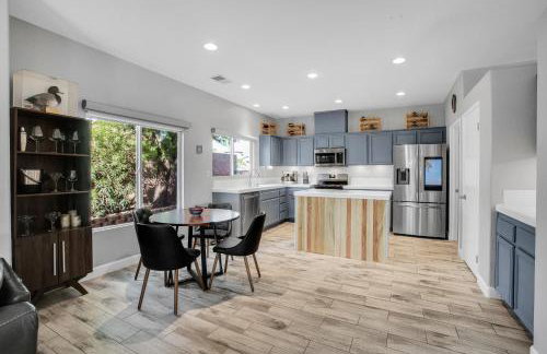 Near Downtown Palm Springs Home with Mountain Views - Foto 13