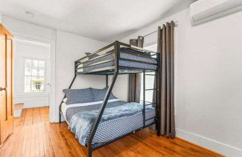 Historic Mystic Home, Walk to Seaport and Downtown - Foto 18