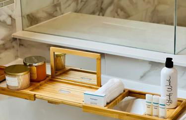 Charming Retreat Modern Luxury Family Sleeps 10 - Foto 32