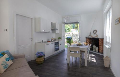 Maji Como Lake - Lake Como Historic Villa Apartments with Pool & Parking, 100m from Ferry & train - Foto 5