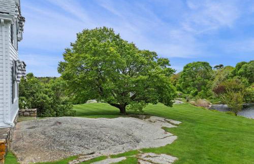 Cranberry Hill | 9 BR 22 Acre Estate | Sleeps 24 - Photo 11