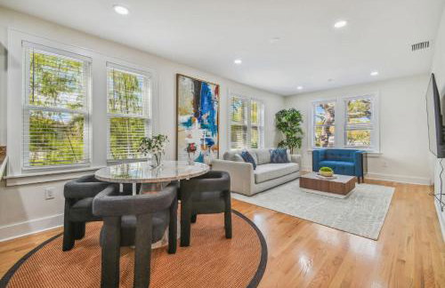 Top Floor - Sun Filled Home - Jacuzzi - Pets Ok - Foto 1