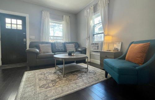 The Cottage! Chic Bungalow Near Old Town Square! - Foto 3