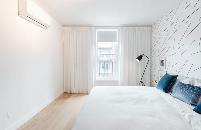 Explore Montreal From Sleek Contemporary Apartment - Foto 3