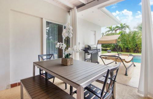 Peaceful retreat with a pool 15 min away beach - Foto 23