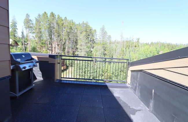 Arrow Luxury Rooftop Shopping and More! - Foto 38