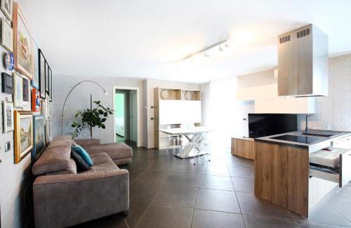 Evasione Sul Naviglio - Foto 1