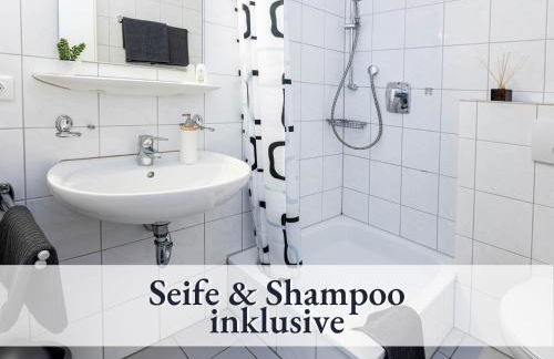 Ferienhaus Petra - Großzügige Ferienwohnungen in bester Bodenseelage l 1 Minute zum Bodensee l 7 Ferienwohnungen l Vollausgestattete Küchen l Gratis-WLAN l Gratis Parkplätze l Mitten auf der Mettnau - Photo 39