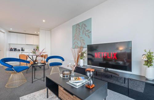 High-Rise Luxury 2-Beds and 2-Baths - Central - Relocation, and Family Friendly - Foto 18