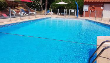 Studio avec Terrasse, Parking et Piscine, proche du Golf de St Donat et du Tennis - Foto 2, sunbed